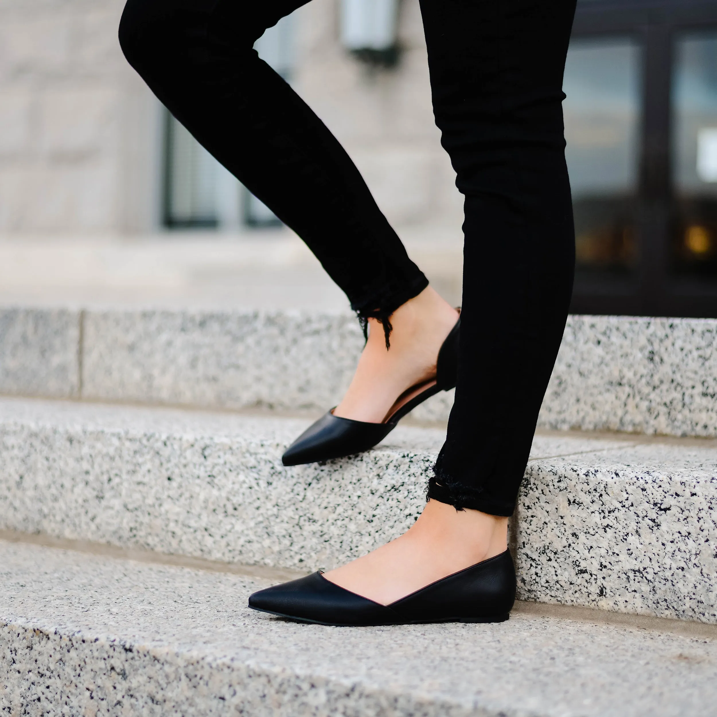 Journee Collection Women's Cortni Flat